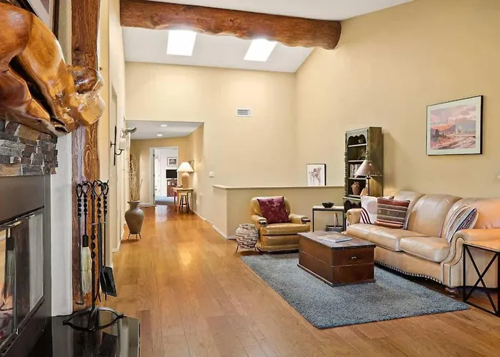 Holiday home Spacious Splendor With Community & Pool Sedona