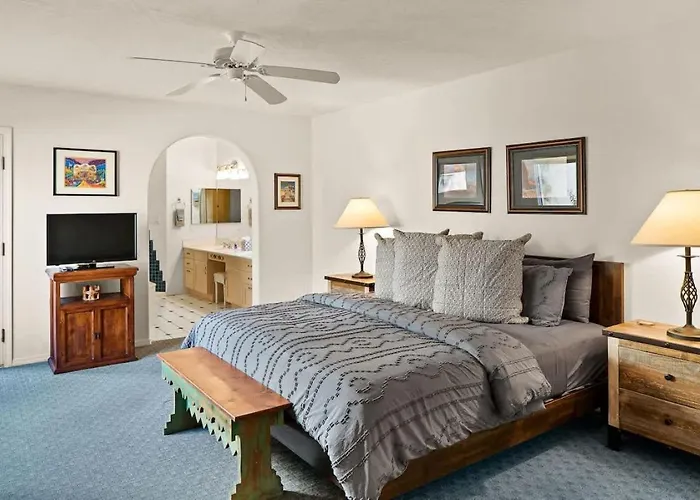 Holiday home Spacious Splendor With Community & Pool