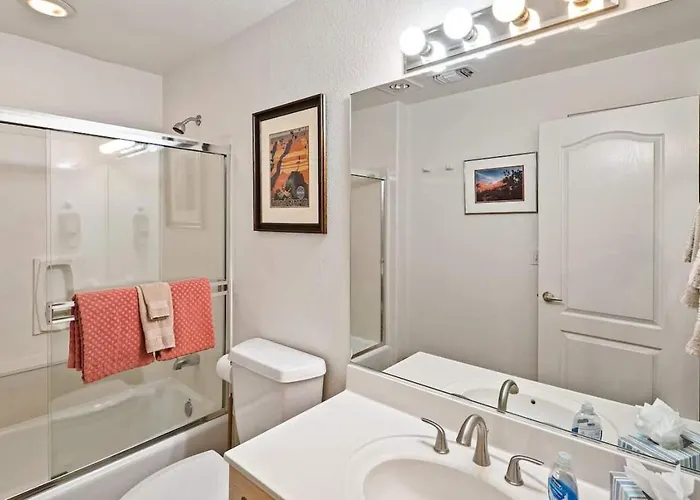 Spacious Splendor With Community & Pool Holiday home *