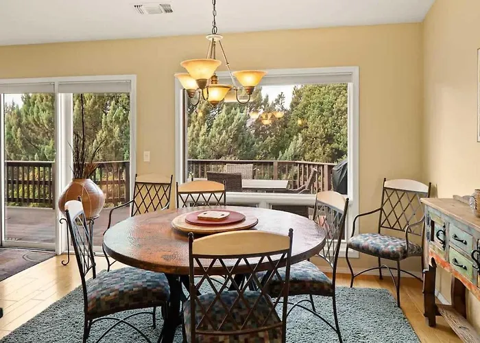 Holiday home Spacious Splendor With Community & Pool