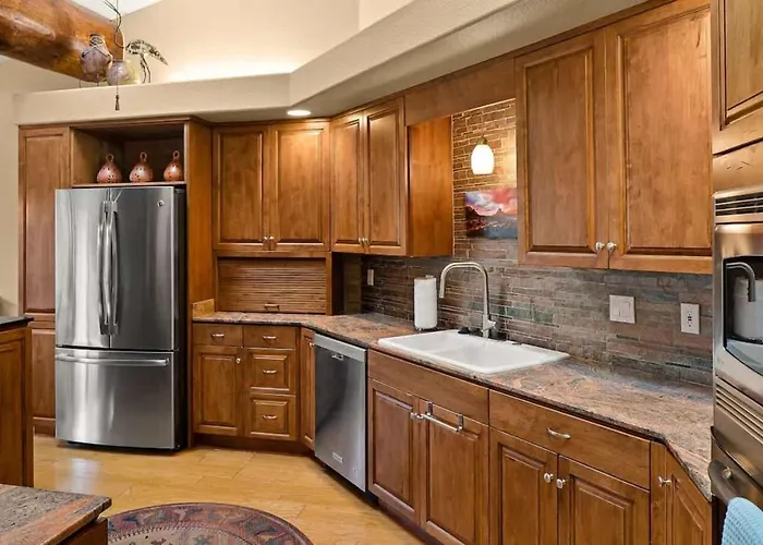 Holiday home Spacious Splendor With Community & Pool *