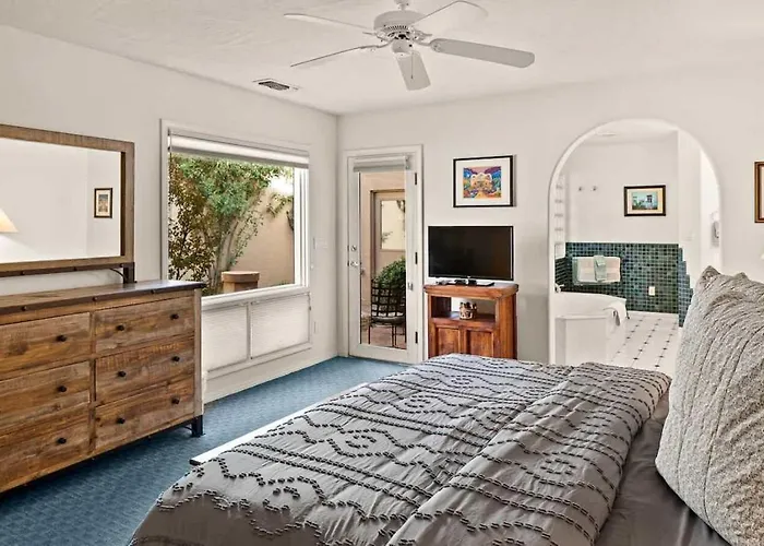 Spacious Splendor With Community & Pool Holiday home *