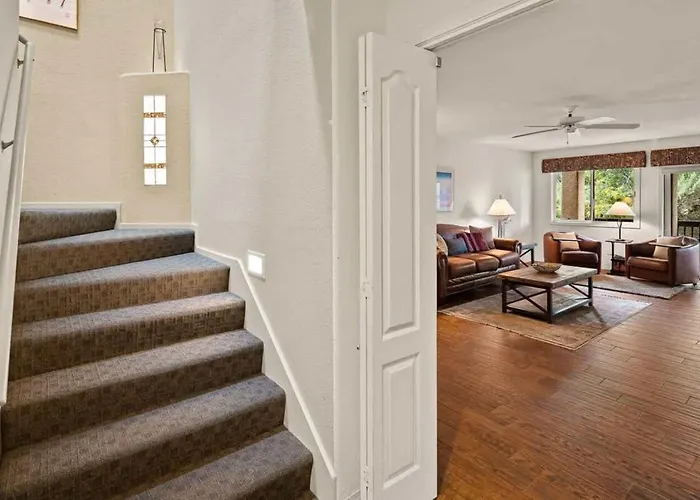 Holiday home Spacious Splendor With Community & Pool *