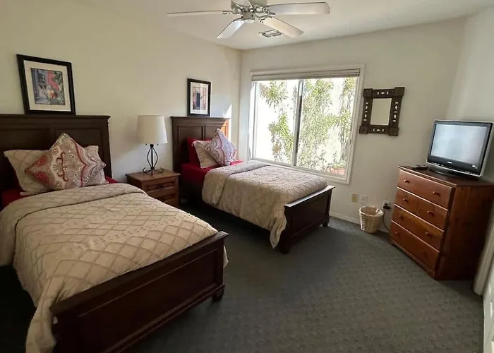 Holiday home Spacious Splendor With Community & Pool